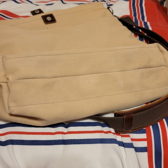 Banana Republic messenger bag - Picture 8 of 8